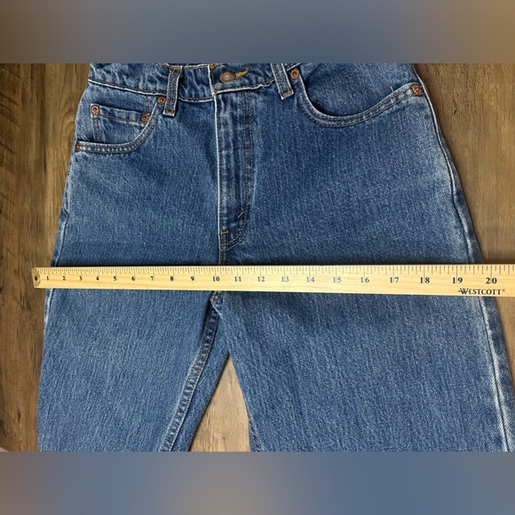 Levis 550 High Rise Mom Jeans  Taper Leg Denim Jeans Dark Wash.  Fit like a 28. - Picture 7 of 8